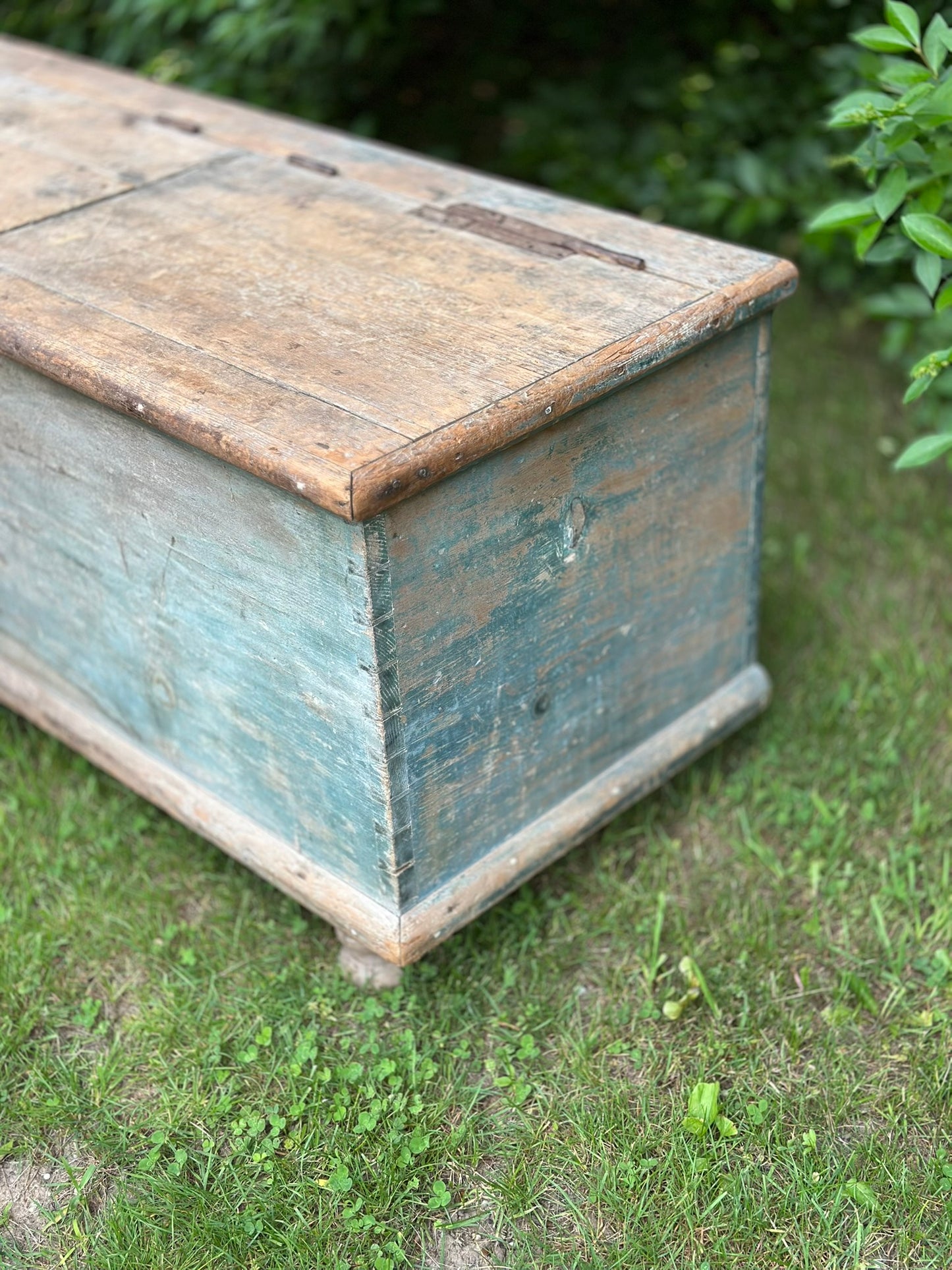 Mid 19th Century American Grain Box With Split Lid