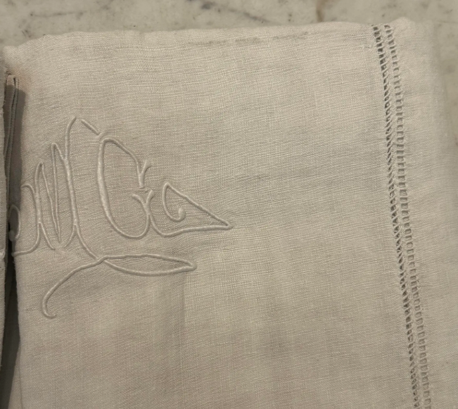 Exceptional Tablecloth & 12 Napkins in Natural Linen